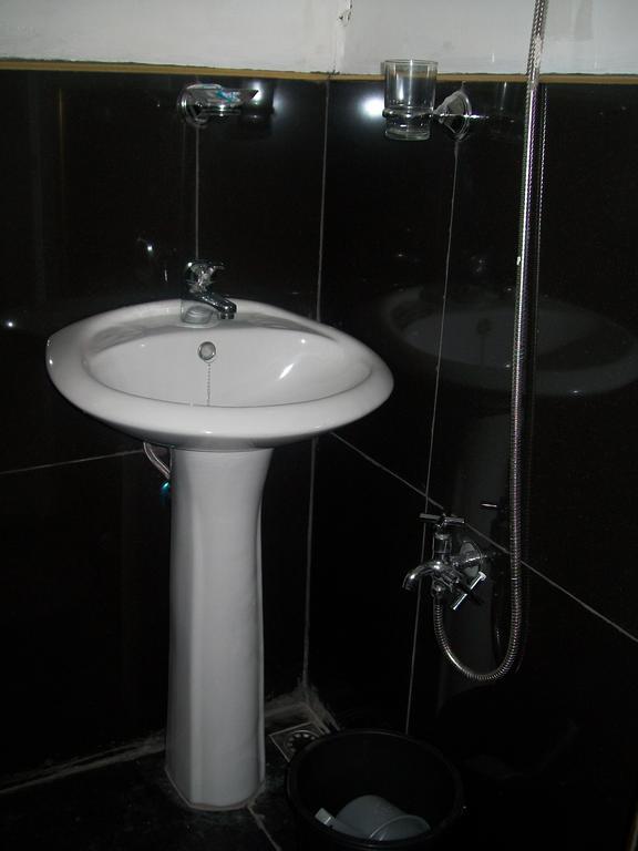 Charm Guest House Пуэрто-Принцеса Экстерьер фото